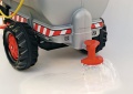 ROLLY TOYS PRZYCZEPA CYSTERNA Z ROZPYLACZEM I POMPKĄ SREBRNA 122776