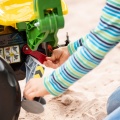 ROLLY TOYS KOPARKA ŁYŻKA DOCZEPIANA DO TRAKTORA JOHN DEERE 409358