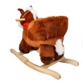 ADAM TOYS BRĄZOWY KONIK NA BIEGUNACH Z FOTELIKIEM OD 10 M-CY