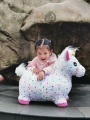 BIAŁY SKOCZEK JEDNOROŻEC GWIAZDKI Z POKROWCEM I POMPKĄ GS016