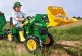 ROLLY TOYS TRAKTOR NA PEDAŁY Z ŁYŻKĄ, BIEGAMI I HAMULCEM JOHN DEERE 3-8 LAT 710126
