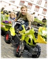 ROLLY TOYS TRAKTOR NA PEDAŁY CLAAS ARION 3-8 LAT 700233